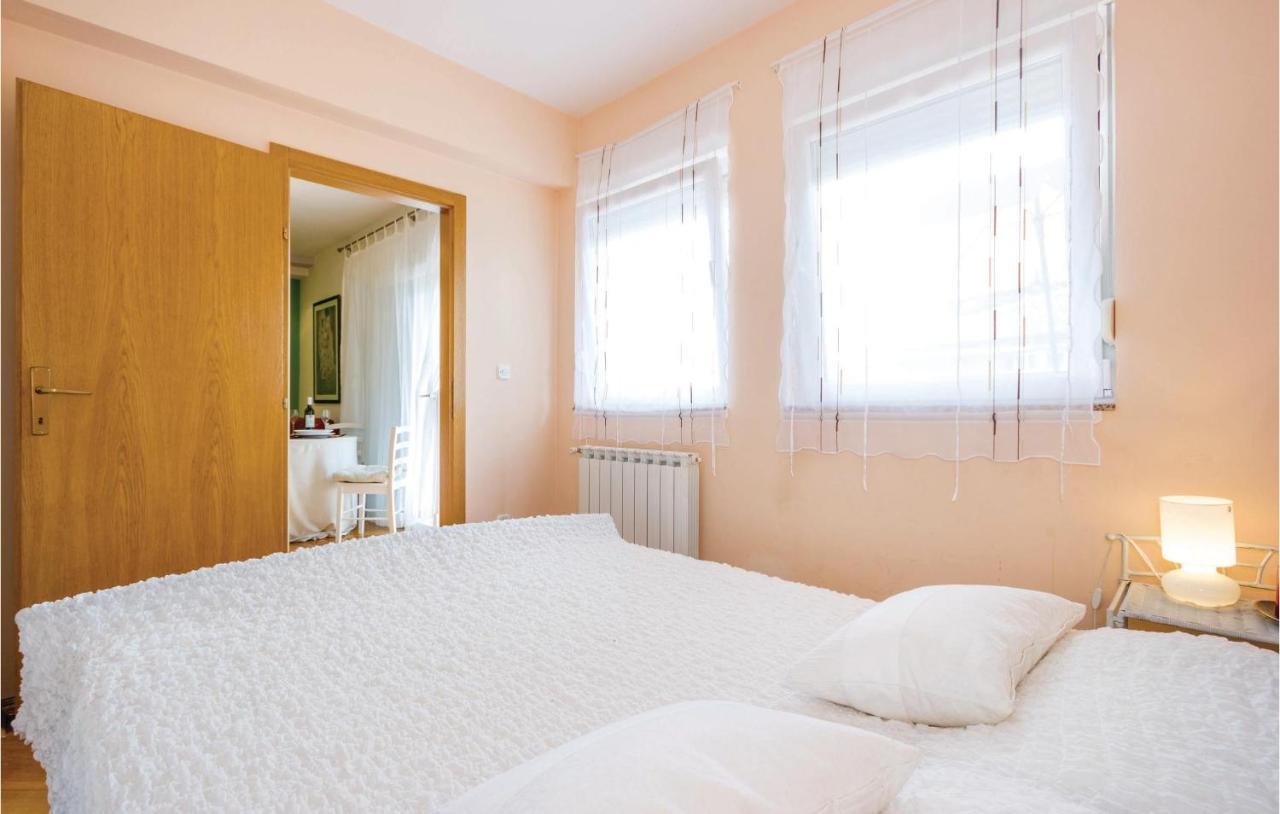 1 Bedroom Amazing Apartment In ริเยกา ภายนอก รูปภาพ